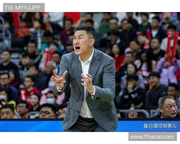 广东队重磅引援，打了6分钟3犯规，被杜锋弃用 球迷：引了一个孤寂